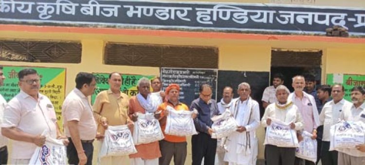 स्पेशल टास्क फोर्स ने प्रयागराज में बीज-उर्वरक व रसायन प्रतिष्ठानों का किया निरीक्षण