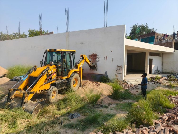 कानपुर विकास प्राधिकरण ने अवैध निर्माण और प्लाटिंग पर चलाया बुलडोजर
