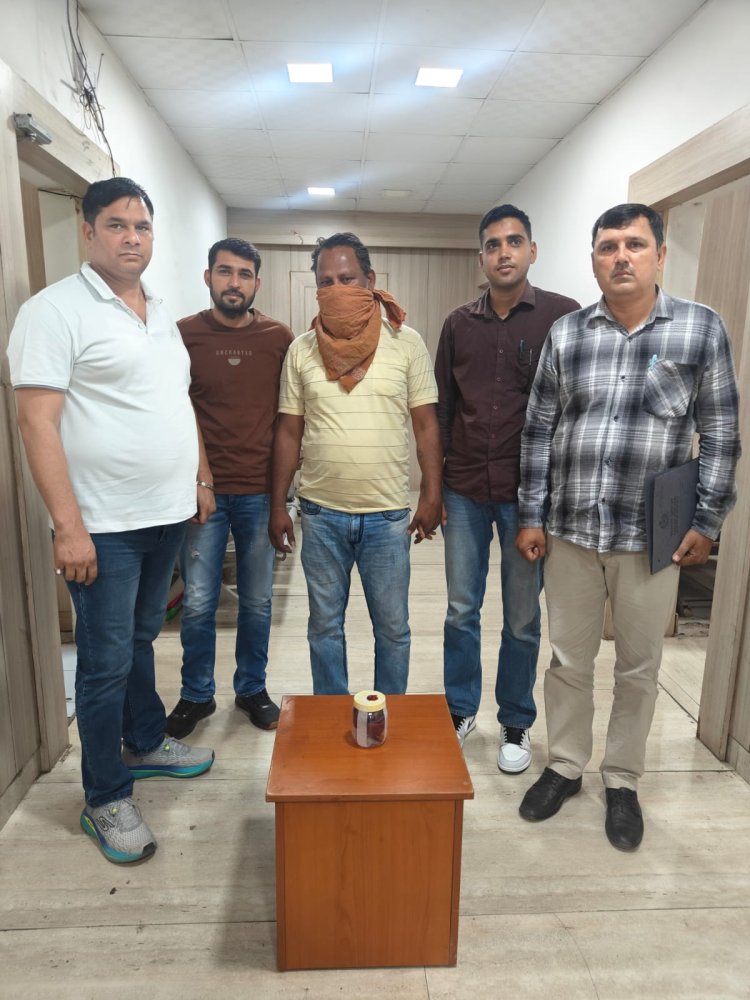 डीटीसी बस में यात्री का बैग काटकर जेवर चोरी करने वाला बदमाश गिरफ्तार, लाखों के गहने बरामद