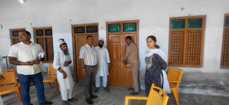 बगैर मान्यता के संचालित दो विद्यालयों पर कार्रवाई, कक्षाओं में ताला लगाकर कराया बंद