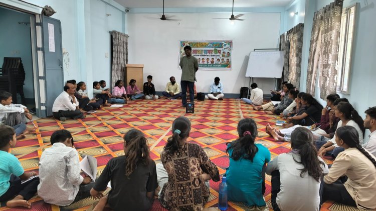 चौबेपुर भंदहा कला में समर कैंप : बच्चे कहानी, कविता, नाटक, चित्र और कठपुतली में दिखा रहे रूचि