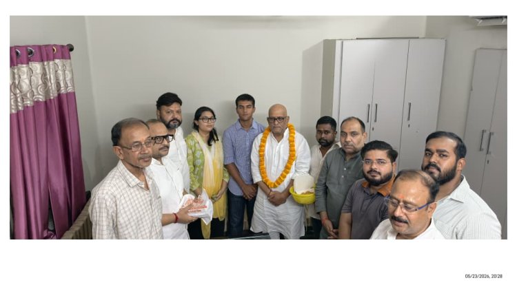 प्रधानमंत्री मोदी पर अमर्यादित टिप्पणी कर विवादों में घिरे अजय राय ने संकट मोचन मंदिर में हाजिरी लगाई