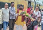 दिल्ली दौरे से लौटे पूर्व मंत्री दुलाल भुईयां का टाटानगर स्टेशन पर स्वागत