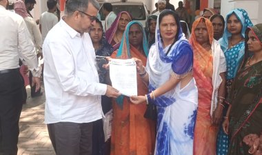 आरक्षण को सभी क्षेत्रों में लागू करने की मांग, भीम आर्मी ने सौंपा ज्ञापन