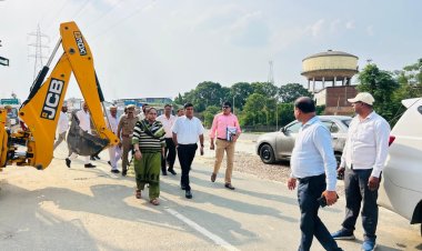कमिश्नर ने किया मुख्यमंत्री के कार्यक्रम की तैयारियों एवं सभा स्थल का स्थलीय निरीक्षण