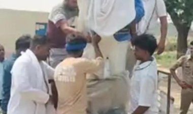प्रयागराज के स्कूल परिसर में डॉ भीमराव अम्बेडकर की नई मूर्ति की गई स्थापित