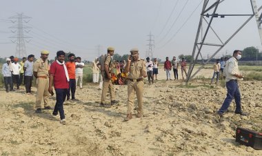 हाईटेंशन टावर में फंदे से लटका मिला बुजुर्ग का शव