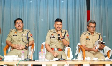 आरक्षी भर्ती परीक्षा तैयारियों की पुलिस आयुक्त ने की समीक्षा