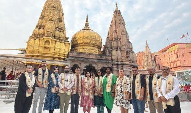 ब्रिक्स सीडब्ल्यूजी के प्रतिनिधियों ने काशी विश्वनाथ मंदिर में किया दर्शन पूजन