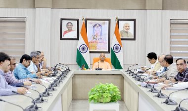 युवाओं के लिए रोजगार सृजित करने वाली नीति बनाएं : मुख्यमंत्री योगी