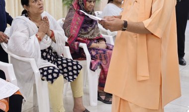 किसी भी निर्धन या जरूरतमंद की शिक्षा को बाधित नहीं होने देगी सरकार : मुख्यमंत्री योगी