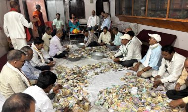 मां विंध्यवासिनी के चरणों में उमड़ी श्रद्धा, दो दानपात्रों से निकले 9.17 लाख रुपये