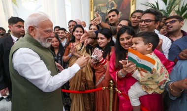 फ्रांस पहुंचे प्रधानमंत्री मोदी, नीस में हुआ भव्य स्वागत