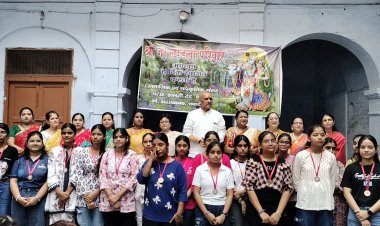 मेधावी बच्चों को मिला सम्मान, सनातन परंपरा के साथ हुआ कन्या पूजन : आकांक्षा गुप्ता