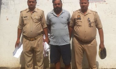 मीरजापुर : पुलिस ने 10 किलो गांजा के साथ एक आराेपित काे गिरफ्तार किया