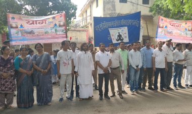 योग दिवस को जनांदोलन बनाने के लिए निकली भव्य 'रन फॉर योगा' रैली