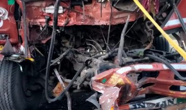 ओवरटेक करते समय डंपर से टकराई डीसीएम, खलासी की मौत