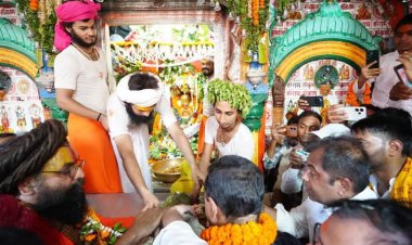 अरविंद केजरीवाल ने राम जन्मभूमि और हनुमानगढ़ी में किए दर्शन