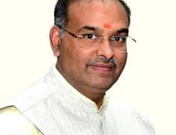 जरूरतमंदों तक चिकित्सा उपकरण पहुंचाने में अहम भूमिका निभाएगा मेडिकल इक्विपमेंट बैंक : प्रो. विनय कुमार पाठक
