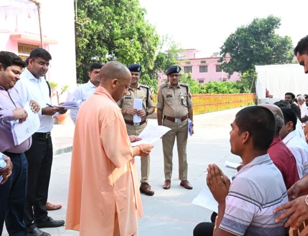 आर्थिक सहायता हो या आवास, सरकार हर जरूरत पर खड़ी है साथ : याेगी आदित्यनाथ