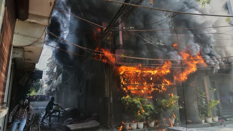 राष्ट्रपति, उपराष्ट्रपति समेत कई नेताओं ने मालवीय नगर अग्निकांड पर दुख जताया