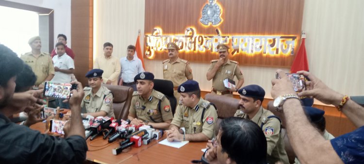 प्रयागराज हत्याकांड: दोस्त के साथ मिलकर की माता-पिता और बहन की हत्या, फिर खुद भी मारा गया