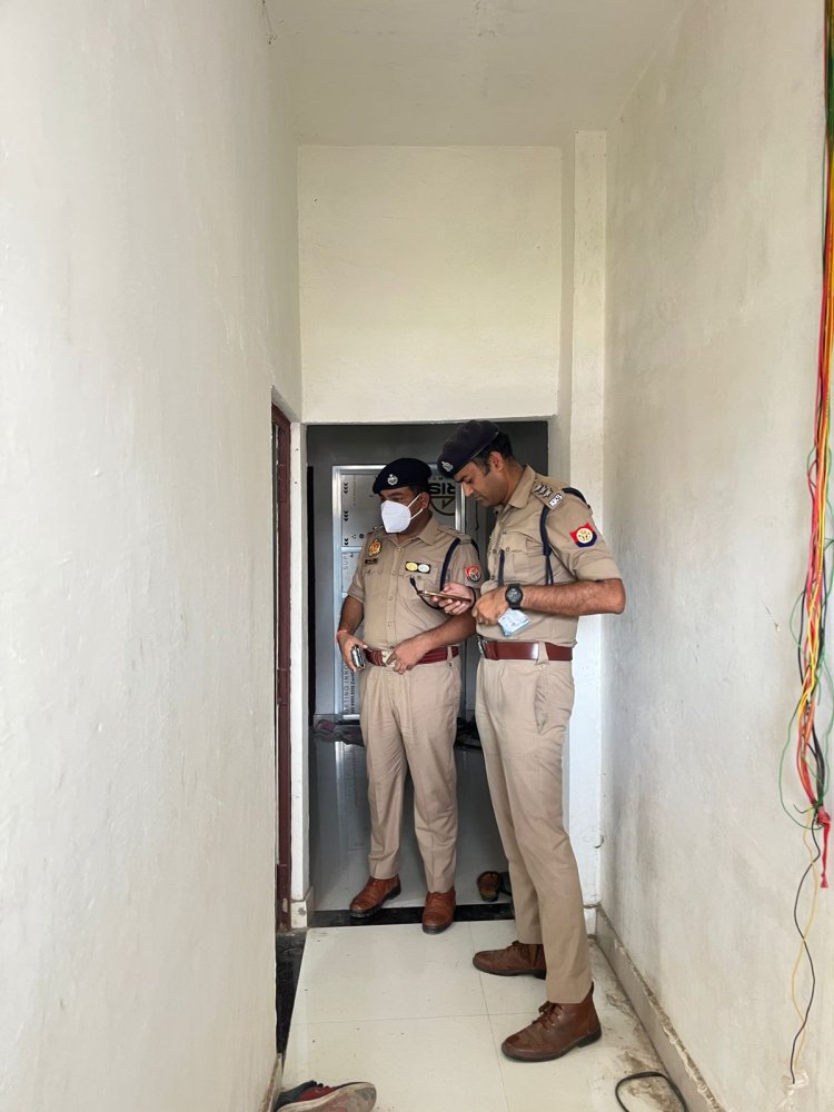 वाराणसी में दो युवकों के शव मिले, फोरेंसिक टीम के साथ जांच में जुटी पुलिस