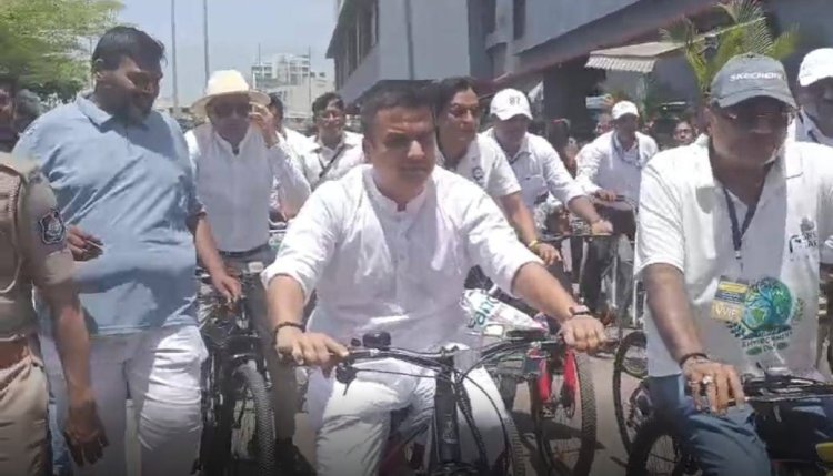 प्रधानमंत्री मोदी के स्वागत में ‘साइकिल नगरी’ बना सूरत, 5000 से अधिक साइकिलों के साथ दिया गया ग्रीन संदेश