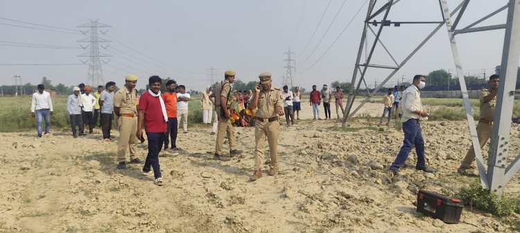 हाईटेंशन टावर में फंदे से लटका मिला बुजुर्ग का शव