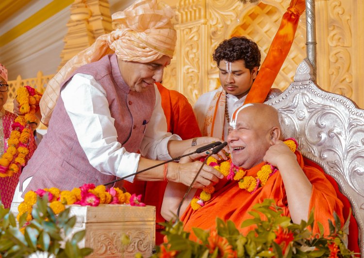 स्वदेशी संसाधनों से जुड़े ऐसे विकल्प गढ़ने होंगे जो संकट के समय हमारी अर्थव्यवस्था को गतिमान रखें : राजनाथ सिंह
