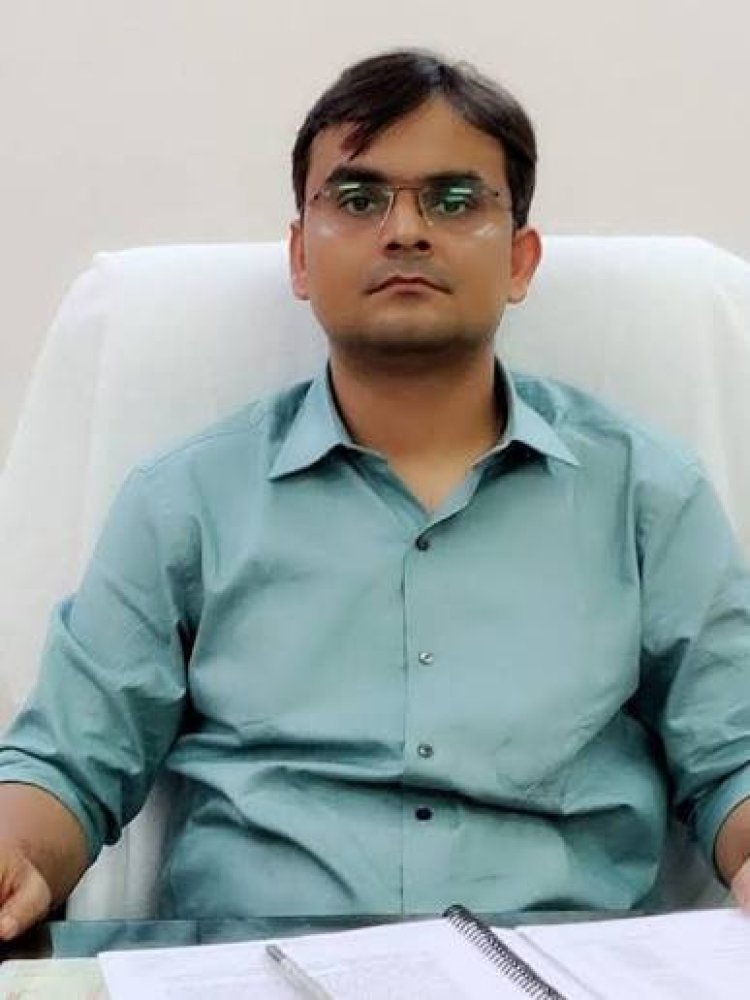 वाराणसी : संपूर्ण समाधान दिवस में भूमि विवाद के मामले अधिक आए, कुछ का मौके पर समाधान