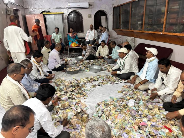 मां विंध्यवासिनी के चरणों में उमड़ी श्रद्धा, दो दानपात्रों से निकले 9.17 लाख रुपये