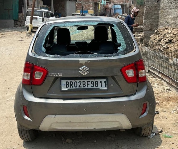 युवक ने लाठी से ताेड़े आधा दर्जन वाहनाें के शीशे, वृद्ध पर भी किया हमला