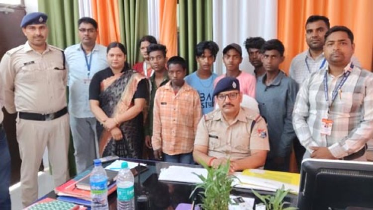 ऑपरेशन “आहट” के तहत मिर्जापुर स्टेशन पर मानव तस्करी का प्रयास विफल