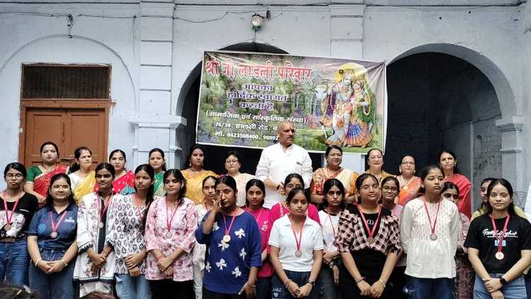 मेधावी बच्चों को मिला सम्मान, सनातन परंपरा के साथ हुआ कन्या पूजन : आकांक्षा गुप्ता