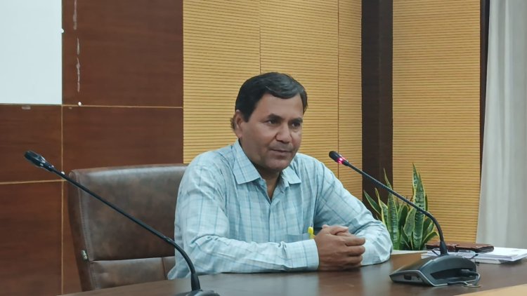 सरकार की योजनाओं और विकास कार्यों को जानने का सशक्त माध्यम है प्रदर्शनी : सांसद प्रवीण पटेल