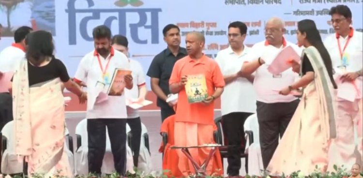अंतरराष्ट्रीय योग दिवस पर यूपी में योगमय हुआ माहौल, राज्यपाल-सीएम योगी समेत सभी मंत्रियों ने किया योगाभ्यास