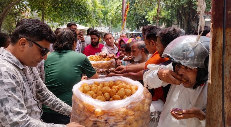 55 हजार गोलगप्पों के भोग से हुई मां पीताम्बरा की आराधना