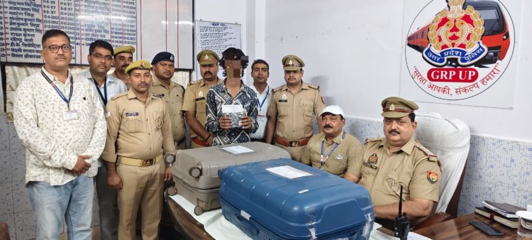 जीआरपी ने एक लाख रुपये की कोडीन सिरप के साथ तस्कर काे किया गिरफ्तार, 477 शीशियां बरामद