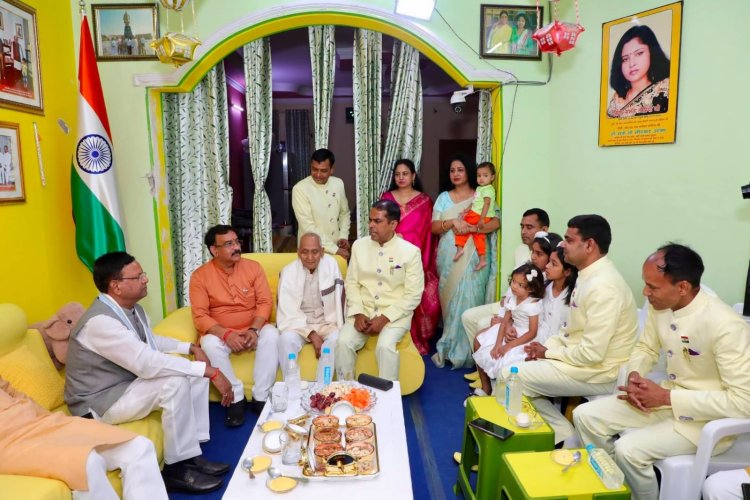 भाजपा प्रदेश अध्यक्ष पंकज चौधरी ने प्रखर समाजवादी चिंतक डॉ. राम मनोहर लोहिया के परिजनों से की भेंट