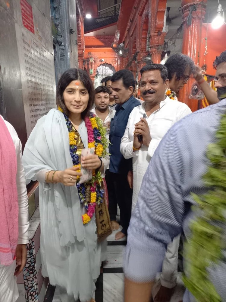 सपा सांसद डिम्पल यादव ने काशी के कोतवाल बाबा कालभैरव के दरबार में लगाई हाजिरी