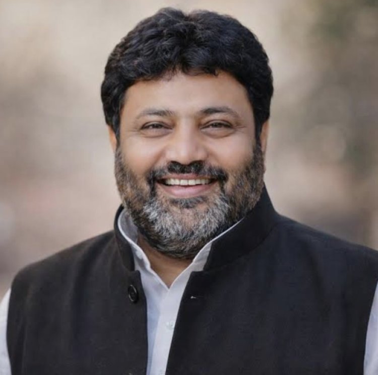 सपा के मुख्य सचेतक पद से कमाल अख्तर का इस्तीफा, अखिलेश यादव को सौंपा पत्र