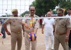रिजर्व पुलिस लाइंस में 74वीं अंतरजनपदीय वॉलीबॉल क्लस्टर प्रतियोगिता शुरु, सात जनपदों के खिलाड़ी दिखा रहे दमखम