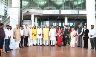 लोकसभा की आवासीय कमेटी के अध्यक्ष और सदस्यों ने नोएडा एयरपोर्ट के विस्तार की तैयारियों पर की चर्चा