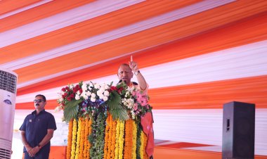 बुंदेलखंड के युवा अब तमंचे नहीं, ब्रह्मोस बनाएंगे और हम बुंदेलखंड को धरती का स्वर्ग बनाएंगे : मुख्यमंत्री याेगी आदित्यनाथ