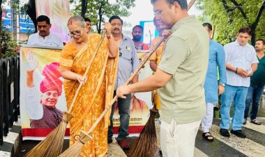 रक्षामंत्री राजनाथ सिंह का धूमधाम से मनाया गया जन्मदिन, महापौर ने चलाया स्वच्छता अभियान