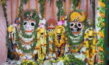 काशी में भगवान जगन्नाथ, भाई बलभद्र, बहन सुभद्रा के दर्शन को उमड़ी भक्तों की भीड़