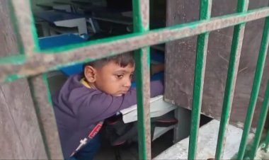 जौनपुर : छात्र को कक्षा में बंद छोड़ने के मामले में बीएसए ने शिक्षिका को किया निलंबित