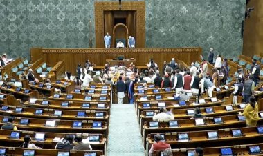 विपक्ष के हंगामे के कारण संसद के दोनों सदनों की कार्यवाही कल तक के लिए स्थगित