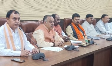 गुरु रविदास जी महाराज की जयंती पर जन्मभूमि की मिट्टी 131 कलशों में भरकर गांव-गांव दिया जाएगा समरसता का संदेश : तरुण चुग